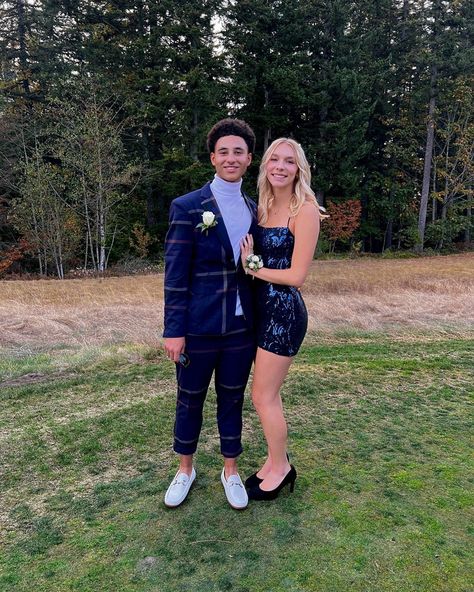 Dark Blue Hoco Couple, Hoco Dresses Navy Blue, Navy Blue Hoco Dresses, Navy Hoco Dress, Dark Blue Hoco Dress, Homecoming Pics, Blue Hoco Dress, Blue Hoco Dresses, Sequin Homecoming Dress