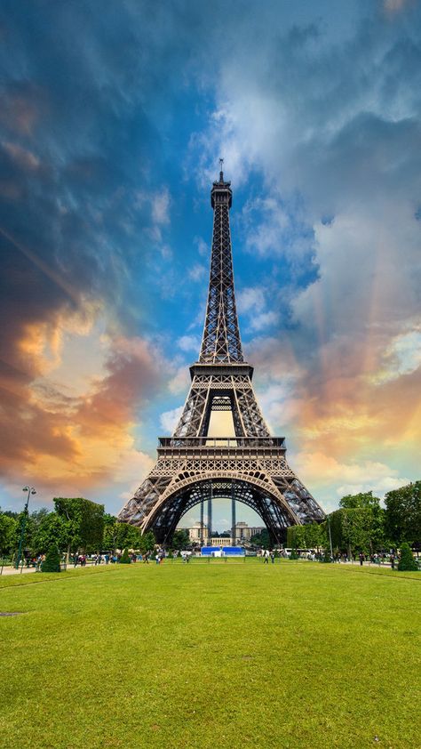 Paris Wallpaper Iphone, Paris Background, Eiffel Tower Painting, Eiffel Tower Photography, Lightning Rod, Paris Wallpaper, Beautiful Scenery Pictures, Paris Images, Puzzle Games