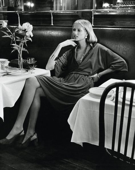 Vogue Photo, Cafe Society, Restaurant New York, Vintage Fashion Photography, Blonde Model, A Concept, Branding Photoshoot, Fashion Photoshoot, Fashion Shoot