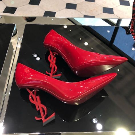 Heels Aesthetic, Ysl Heels, Hype Shoes, Aesthetic Shoes, Red Heels, Louis Vuitton Shoes, Dream Shoes, Shoe Obsession, Sneaker Heels