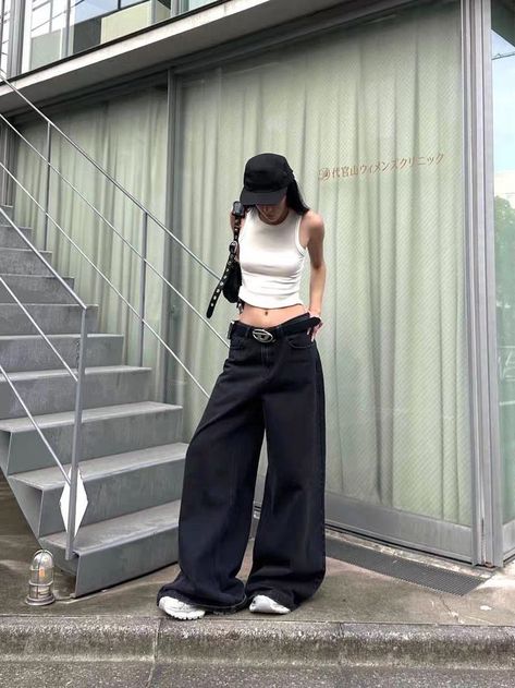 Acubi Street Style, 90s Chola, Summer Korean Outfits, Summer Vibe Aesthetic, 90s Chola Fashion, Japanese Streetwear Women, Korean Streetwear Fashion, Fashion Outfits Korean, Korean Summer Outfits