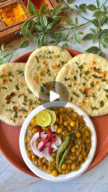 Chole Kulche Recipe, Chole Kulche, Kulcha Recipe, Famous Street Food, Protein Ingredients, Vegetarian Dish, Vegetarian Protein, Green Chutney, Chaat Masala