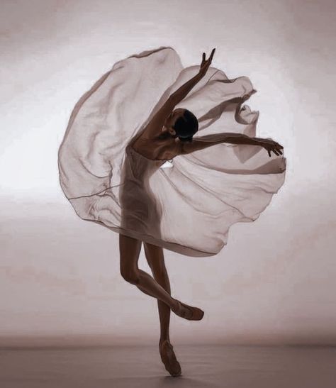 Puppet Drawing, Ballerina Photography, Ballet Dance Photography, Dance Picture Poses, Dancer Photography, Ballet Studio, Ballet Pictures, Ballet Beauty, Dance Photography Poses