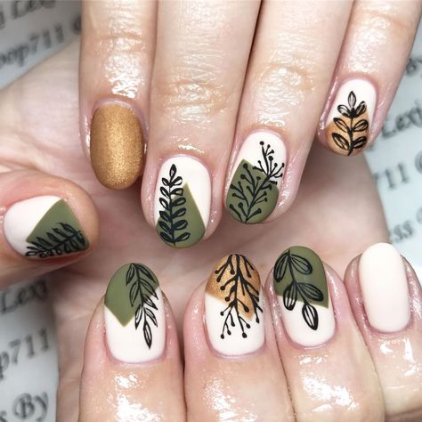 The Last Of Us Nails Art, Nature Theme Nails, Woodland Nails Designs, Woodsy Nails, Nature Themed Nails, Outdoorsy Nails, Plant Nails Design, Pine Tree Nails, Woodland Nails