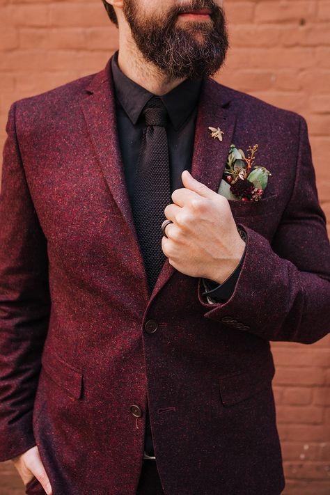 So much edgy floral goodness at this urban art + distillery wedding inspiration Alternative Groom Attire, Vintage Bridal Makeup, Cranberry Cocktails, Alternative Groom, Distillery Wedding, Vintage Bridal Bouquet, Floral Wedding Inspiration, Edgy Wedding, Mens Wedding Attire