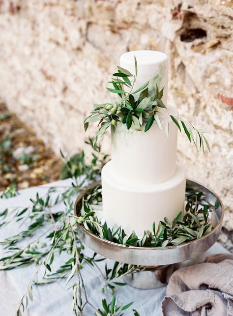 Wedding Cake with Olive Branches | photography by http://www.jessicalyonsphotography.com/ Wedding Cake Olive, Fall Wedding Planning, Olive Branch Wedding, Best Wedding Colors, Tropical Wedding Flowers, Nature Inspired Wedding, Tuscan Wedding, White Wedding Cakes, Wedding Dress Pictures