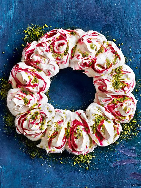 Raspberry Swirl Pavlova Wreath | Donna Hay Pavlova Wreath, Glace Fruit, Christmas Pavlova, Donna Hay Recipes, Fruit Pizza Sugar Cookie, Fruit Pizza Recipe, Pavlova Recipe, Donna Hay, Patrick Stewart