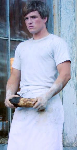 Peeta with his bread(: Hunger Games Peeta, Katniss And Peeta, Brain Chemistry, Hunger Games 3, Peeta Mellark, Hunger Games Trilogy, Josh Hutcherson, The Hunger Games, Mockingjay