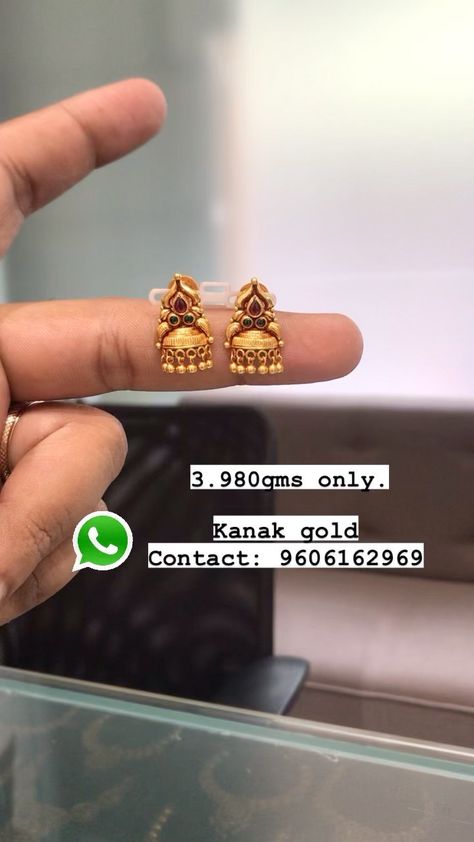 Small Buttas Ear Rings Gold, Jumki Design Gold Small, 3gms Gold Earrings, Small Gold Necklace Indian Jewellery Designs, Small Jhumkas Gold, Antique Gold Earrings Simple, Jumka Gold Designs, Small Jhumki Earrings Gold, Small Buttalu Earrings Gold