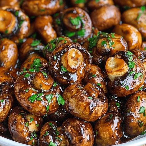 Balsamic Soy Roasted Garlic Mushrooms Whole Roasted Mushrooms, Balsamic Mushrooms Sauteed, Balsamic Roasted Mushrooms, Roast Mushrooms, Mushroom Side Dish Recipes, Roasted Garlic Mushrooms, Mushroom Starters, Balsamic Mushroom, Mushroom Marinade