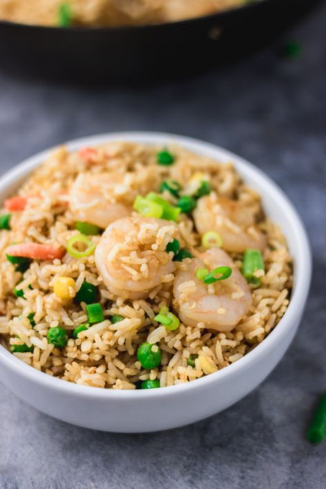 This easy shrimp fried rice is a quick and easy rice dish that would have your family asking for a second helping. This shrimp fried rice recipe would make you forget your takeaway. It is so delicious, and you can’t beat the fact that it is very easy to make. #friedrice #shrimpfriedrice #asianrecipe Easy Shrimp Fried Rice, Asian Entrees, Rice Dishes Easy, Shrimp Fried Rice Recipe, Spinach Rice, Plating Ideas, Chinese Vegetables, Easy Rice, Shrimp Fried Rice