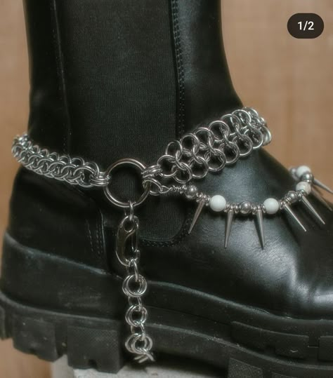 Alternative Jewelry Diy, Goth Accessories Diy, Diy Goth Jewelry, Diy Goth Accessories, Chainmail Accessories, Diy Grunge Jewelry, Chainmail Belt, Chainmail Projects, Diy Gothic Jewelry