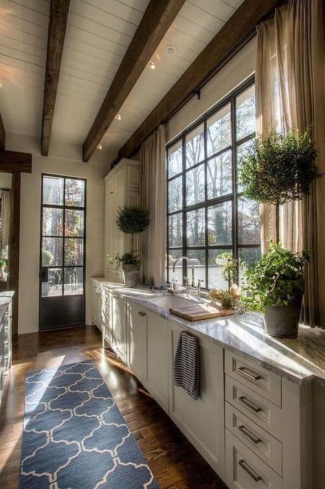 Country Kitchens, French Country Kitchens, Farmhouse Kitchen Design, New Kitchen Cabinets, Classic Kitchen, French Country Kitchen, Farmhouse Style Kitchen, Modern Farmhouse Kitchens, Country Style Homes