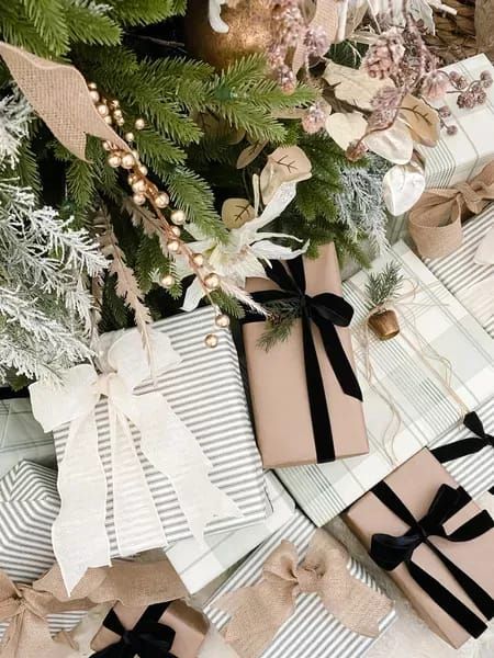 Neutral Christmas decor and wrapping for this holiday season. Christmas Present Wrap, Christmas Gift Packaging, Neutral Christmas Decor, Neutral Christmas, Christmas Decor Inspiration, Christmas Tablescape, Holiday Wrap, Christmas Inspo, Boho Christmas