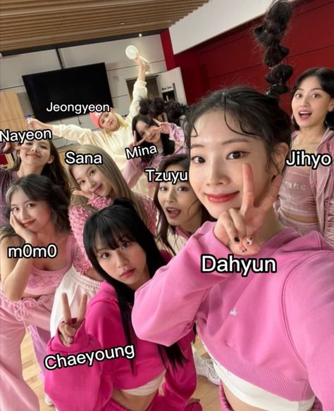 Twice Group Photo With Names, Twice Group Photo, Twice Names, Twice Group, Nayeon Twice, Group Photo, Group Photos, Fan, Halloween