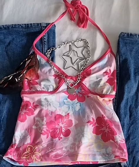 Tropicore Outfits, 2000s Summer Fashion, Bleaching Clothes, 2000s Outfit, Outfits 2000s, 2000s Clothes, Outfit Inspo Summer, 2000s Fashion Outfits, Cute Tops