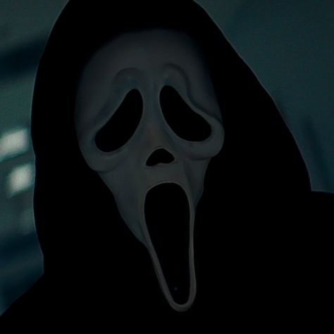 Ghostface in Scream 5 Ghostface Icons, Scream Icons, Ghostface Scream, Scream Movie, Ghost Face, Scary Movie, Ghost Faces, Scary Movies, Scream