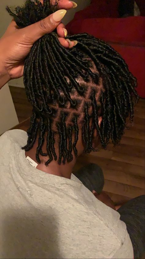 Comb Coil Locs 4c Hair, Coil Starter Locs Short Hair, Starter Loc Parting Size, Starter Loc Parts, Square Part Locs, Small Medium Parts, Locs No Middle Part, Coil Starter Locs 4c Hair, Short Comb Coil Starter Locs