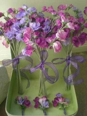 Sweetpea Bouquet Wedding, Sweetpea Bouquet, Wedding Flowers Bright, Pea Garden, Sweet Pea Bouquet, Bouquets Wedding, Pea Flower, Diy Wedding Flowers, Sweet Peas