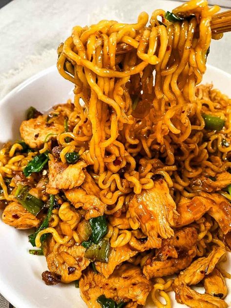 Spicy Chili Oil Ramen: A Flavorful Fusion Feast! - Caramel and Spice Fried Chili Oil Recipes, Chilli Oil Ramen, Chili Oil Ramen, Crispy Chili Oil, Pork Belly Ramen, Spicy Chili Oil, Traditional Ramen, Easy Chilli, Fried Rice With Egg