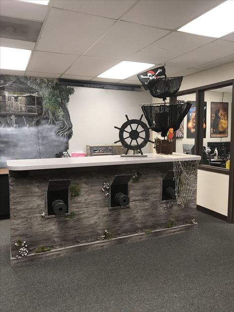 Office Pirate Decorations, Pirate Office Decor, Pirate Dinner Party, Pirates Of The Caribbean Decorations, Pirate Tablescape, Cubicle Halloween Decorations Office, Pirate Bar Ideas, Pirate Restaurant, Pirate Ship Interior