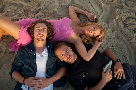 Aaron Taylor-Johnson, Taylor Kitsch, and Blake Lively as Ben, Chon, and O in 'Savages' (2012) Aaron Taylor Johnson Savages, Aaron Johnson Savages, Taylor Kitsch Savages, Blake Lively Savages, Ryan Reynolds Family, Blake Lovely, Aaron Johnson, Blake Lively Style, Aaron Taylor