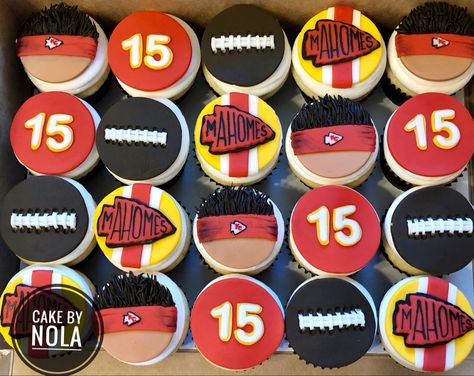 Welcome to @chiefs Kingdom. We are glad to have the boys back in town! #decoratedcupcakes #cupcakestagram #instacupcakes #cupcakesofinstagram #fondantcupcakes #fondantcupcaketoppers #handcutfondant #marshmallowfondant #partycupcakes #chiefs #chiefskingdom #chiefscupcakes #mahomes #mahomescupcakes #decorated cupcakes Patrick Mahomes Cupcakes, Chiefs Cupcakes, Lunch Themes, Decorated Cupcakes, Chiefs Kingdom, Fondant Cupcake Toppers, Marshmallow Fondant, Fun Lunch, Patrick Mahomes