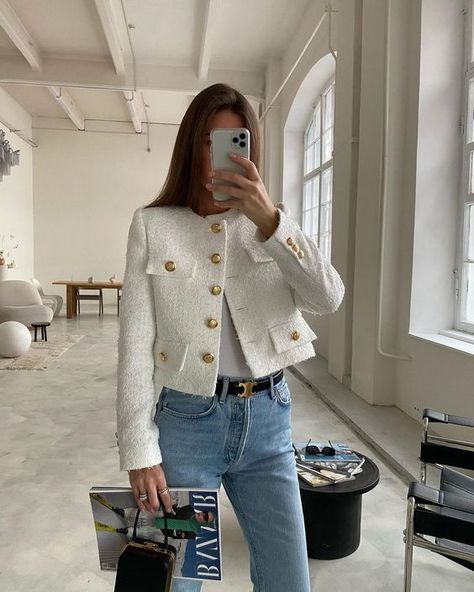 Trousers Outfit Women Classy, Chanel Jacket Outfit, Boucle Jacket Outfit, Classy Pants Outfits, Professional Outfits Skirt, Work Outfits Aesthetic, Tweed Jacket Outfit, Internship Outfit, Workwear Women