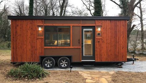 ESCAPE Tiny House Vacation in Atlanta - Super Bowl Tiny House Anyone? Boho Tiny House, Simplified Home, House With Land, Tiny House Vacation, Tiny House Big Living, Beautiful Small Homes, Tiny House Builders, Tiny House Trailer, Underground Homes