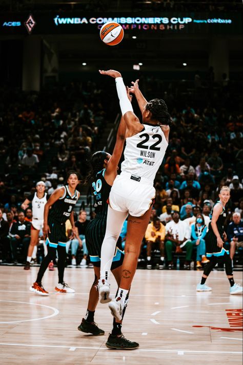 Aja Wilson Wallpaper, Women Basketball Aesthetic, Womens Basketball Aesthetic, Sports Photography Action, Women’s Basketball Aesthetic, Women’s Basketball Media Day, Basketball Tutorial, Womens College Basketball, Basketball Girlfriend