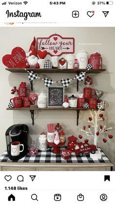 #valentine #valentines #valentinesday #valentinesdaycrafts #valentinegiftbaskets #valentinesclassparty #valentinegifts #diyvalentines #valentinecraftsforkids