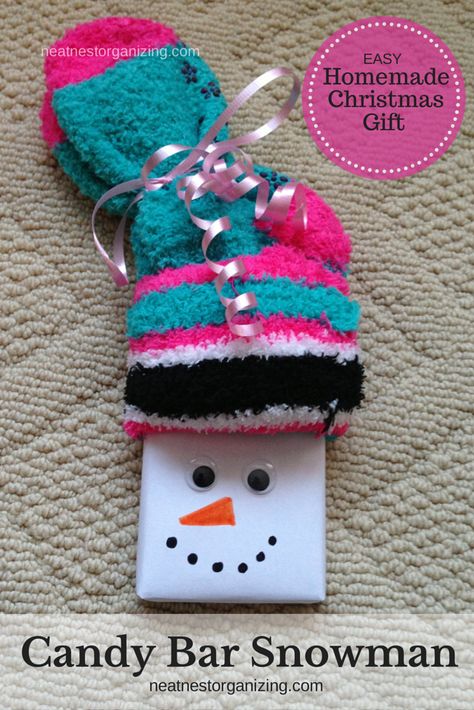 candy-bar-snowman cute xmas gift idea use butter soft socks Easy Homemade Christmas Gifts, Diy Stocking Stuffers, Free Christmas Gifts, Diy Stockings, Stocking Stuffers For Kids, Fuzzy Socks, Santa Gifts, Teacher Christmas Gifts, Christmas Gifts For Friends