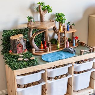 DIY Tree House for Small World Play - Little Lifelong Learners Small Indoor Play Gym, Daycare Nature Decor, Waldorf Classroom Elementary, Nature Daycare, Small World Play Ideas, Natural Play, Tree House Diy, Tree House Designs, Fairy Furniture