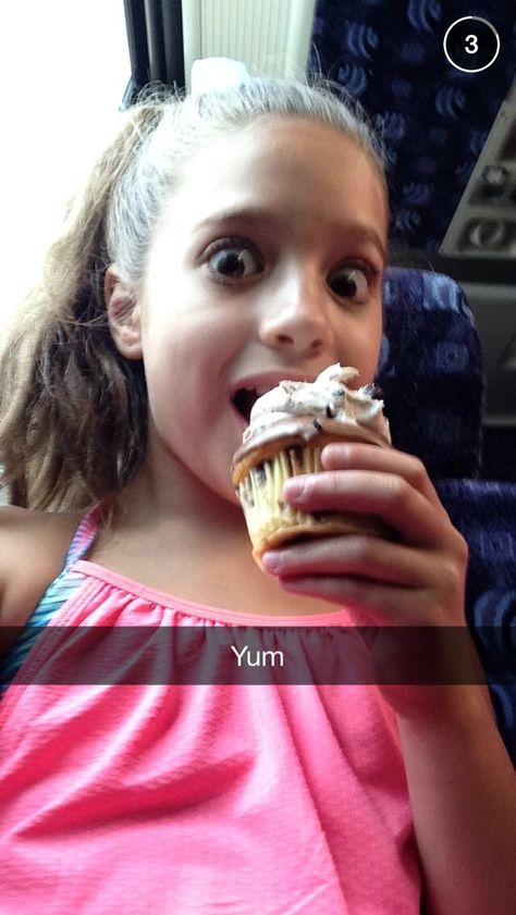 Yummyyy :) does anyone have kenzie's snapchat? If you give me I'll give you Kendall's one or subscribe to you :) I really wanna know <3<3 Dance Moms Snapchat, Mack Z, Cheer Photography, Dance Moms Moments, Dance Moms Cast, Dance Moms Pictures, Dance Moms Funny, Dance Moms Dancers, Dance Mums