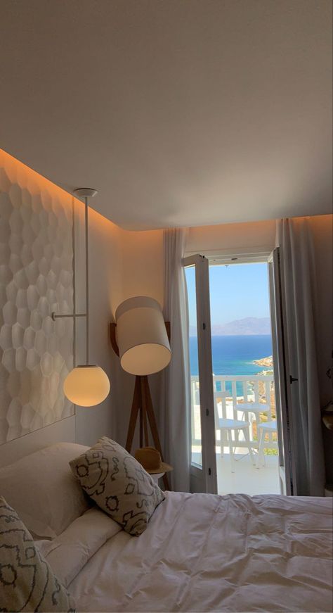 Greece Aesthetic Room Decor, Greece Room Aesthetic, Greece Bedroom, Mykonos Aesthetic, Greece Apartment, Greece Homes, Beach House Room, 1st Apartment, Apartment Aesthetic