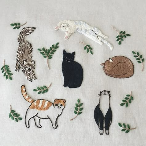 Cat Embroidery, Pola Sulam, Sew Ins, Japanese Embroidery, Cute Embroidery, Sewing Embroidery Designs, 자수 디자인, Embroidery Craft, Embroidery Cross Stitch