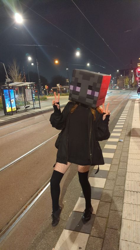 Enderman Cosplay, Enderman Costume, Minecraft Cosplay, Minecraft Halloween Costume, Minecraft Outfits, Halloween Costume Outfits, Everyday Fashion Outfits, Black Stickers, Selfie Ideas Instagram