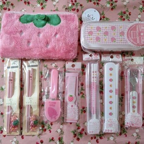 Mother Garden Strawberry, My Melody Cute, Garden Strawberry, Aesthetic Strawberry, Mother Garden, Pretty School Supplies, Cute Stationary School Supplies, Cute School Stationary, Kawaii School Supplies