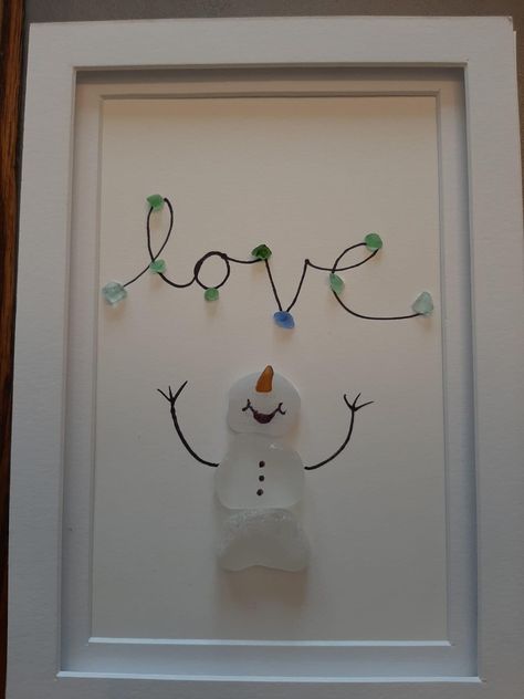 Sea Glass Crafts Jewellery, Sea Glass Window, Glass Crafts Diy, Sea Glass Diy, Sea Glass Artwork, Christmas Pebble Art, Sea Glass Art Diy, Stone Pictures Pebble Art, Sea Glass Art Projects