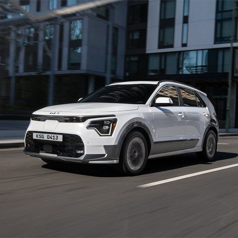 Nature’s elegance meets aerodynamic precision with the Kia Niro EV. Explore the Niro EV’s recent accolades from Cars.com: https://kianewscenter.com/News/2023-kia-niro-ev-awarded--top-pick--commuter-ev--by-cars.com/s/97676067-5417-41da-b194-bf6b9c051e98 #Kia #KiaNiroEV Kia Niro Hybrid, Kia Niro Ev, Kia Niro, Tv Commercial, Infotainment System, Expensive Cars, Heat Pump, Tv Commercials, Jeep Grand Cherokee