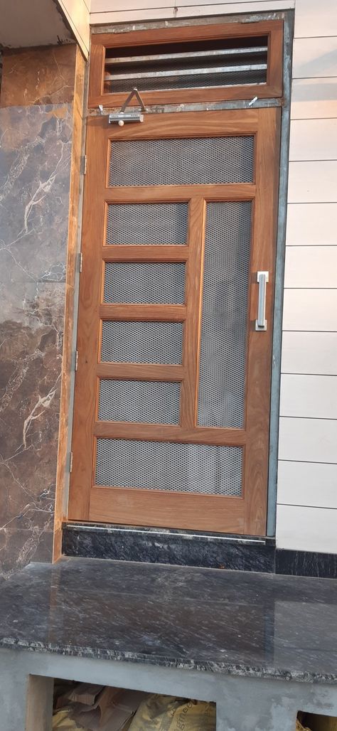 Jalli Door Wooden, Aluminium Jali Door Design, Jalli Door Designs Modern, Dubble Door Design, Chowkhat Design, Jali Doors Design, Jalli Doors Design, Front Jali Door Design Modern, Main Jali Door Design Modern