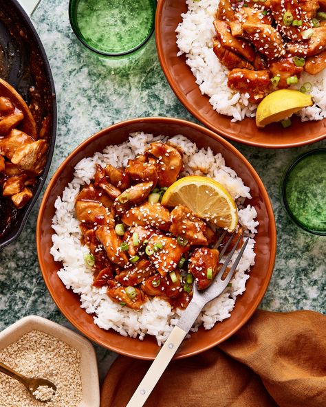 Saucy and Tender Lemon Garlic Teriyaki Chicken Lemon Teriyaki Chicken, Garlic Teriyaki Chicken, Chicken Sitting, Gluten Free Meal Ideas, Chicken Over Rice, Macro Nutrition, Chicken And Beef, Inflammatory Recipes, Lemon Garlic Chicken