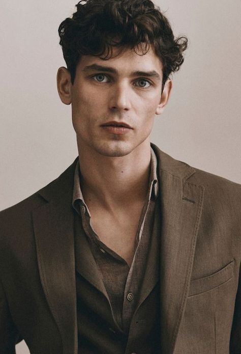 𝑲𝑨𝑰𝑹𝑶𝑺 𝑺. 𝑪𝑨𝑽𝑬𝑹𝑳𝒀 Arthur Gosse, Portrait Photography Men, Character Inspiration Male, Men Photography, Face Reference, Fashion Business Casual, Male Face, Grunge Aesthetic, Model Poses