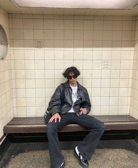 Men’s Grunge Fashion, Sirius Black Marauders Era, Tiktok Business, Rockstar Fashion, Style Tiktok, Rock Star Outfit, Mode Ulzzang, Guys Fits, Guy Fits