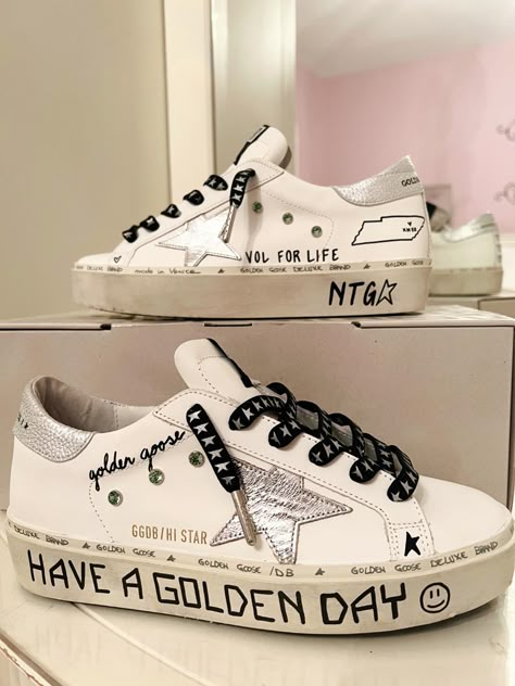 Golden Goose Co Creation, Golden Goose Costumized Ideas, Golden Goose Design Ideas, Custom Golden Goose Ideas, Golden Goose Customized Ideas, Customized Golden Goose, Custom Golden Goose, Zapatillas Veja, Trendy Shoes Sneakers