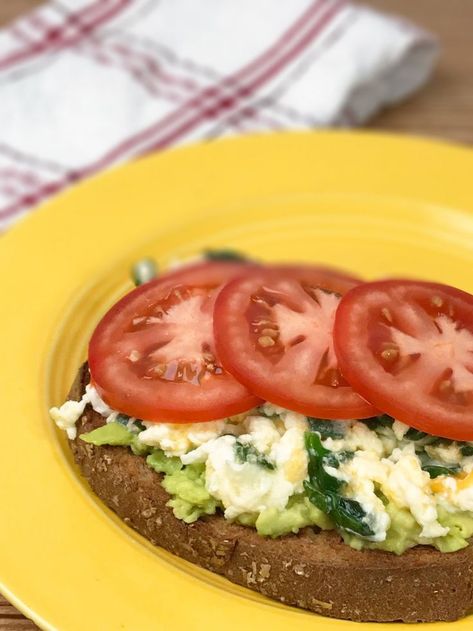 Eggs And Avocado, Avocado And Egg, Avocado On Toast, Egg White Recipes, Spinach Avocado, Not Feeling Well, Avocado Toast Egg, Creamy Cucumbers, Weight Watchers Recipes