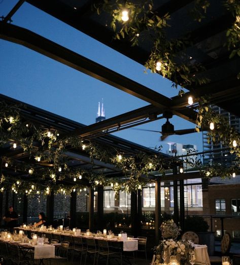 Rooftop Reception Wedding, Rooftop Bar Wedding, Rooftop Venue Design, Rooftop Wedding Reception Night, New York Rooftop Wedding, Rooftop Nyc Wedding, Rooftop Wedding Reception, Rooftop Reception, Rooftop Dinner