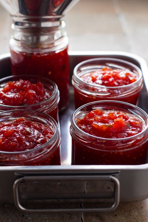 Homemade Tomato Relish - Days of Jay Sweet Tomato Relish Recipe, Tomato Relish Recipe Easy, Tomato Relish Recipe, Relish Recipe, Roasted Tomato Sauce, Tomato Relish, Relish Recipes, Light Bites, Summer Tomato