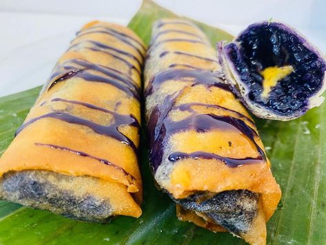 Ube Turon Recipe - Recipe for Purple Yam Springroll Ube Turon, Pancit Malabon Recipe, Banana Turon, Banana Cue, Turon Recipe, Spring Roll Wraps, Alcoholic Snapchat, Filipino Snacks, Powder Sponge