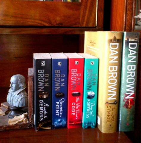 Dan Brown Collection. read divinci code, angels and demons and the lost symbol. all excellent Angels And Demons Book Dan Brown, Angels And Demons Book, The Lost Symbol, Dan Brown Books, Lost Symbol, Teenage Books, Books Horror, Demon Book, Brown Books